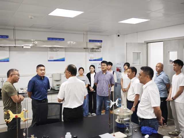 藝術(shù)設(shè)計(jì)學(xué)院師生團(tuán)隊(duì)赴珠海交通工程技術(shù)開(kāi)展學(xué)習(xí)調(diào)研與技術(shù)交流 助力軟件開(kāi)發(fā)創(chuàng)新融合